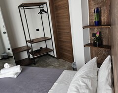 Hotel Binario1 Rooms (Barletta, Italien)