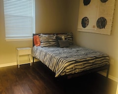 Cijela kuća/apartman Lovely 2 Bed/1bath Corner Unit With A Private Balcony. (Fort Washington, Sjedinjene Američke Države)