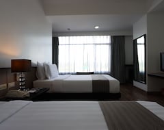 Khách sạn Paseo Premiere Hotel (Santa Rosa City, Philippines)