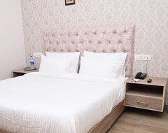 Hotel SPT Clarks Inn Suite, Mandi (Mandi, India)