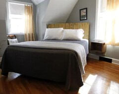 Entire House / Apartment Charming House Near City Park, University Of Mn, Bars, And Restaurants (Morris, USA)
