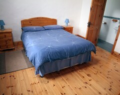 Cijela kuća/apartman Self Catering Cottage In Picturesque Inagh Valley With Wi-fi (Renvyle, Irska)