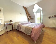 Tüm Ev/Apart Daire Family House (Vrigny, Fransa)