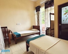 Khách sạn New Golden Bay Resort Weligama (Weligama, Sri Lanka)