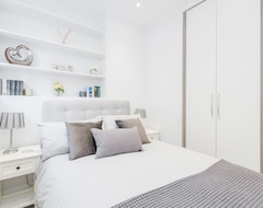 Koko talo/asunto Home at Heart - Glorious 2 Bedroom Garden Apartment Notting Hill TALB (Lontoo, Iso-Britannia)