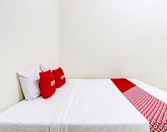 Hotel Oyo 93208 Guest House Cemara 2 (Brebes, Indonesia)