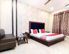 Khách sạn OYO 10070 Hotel Satkar Regency (Solan, Ấn Độ)