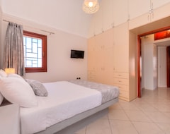 Căn hộ có phục vụ Akrotiri Apartments (Akrotiri, Hy Lạp)
