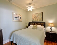 Hotel Room 9 -luxury Suite Queen (1 Queen Bed/one Bath) (Stuart, Sjedinjene Američke Države)
