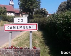 Toàn bộ căn nhà/căn hộ Studio Avec Terrasse Amenagee A Camembert (Camembert, Pháp)