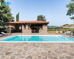 Koko talo/asunto Villa Oinoi With Pool For Luxury Vacation And Events (Marathon, Kreikka)