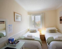 Khách sạn Watersedge Guest House (Barton on Sea, Vương quốc Anh)