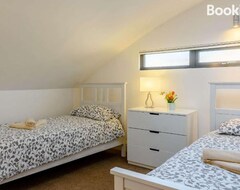 Koko talo/asunto 3 Bed Property In Eastbourne Ehc11 (Eastbourne, Iso-Britannia)