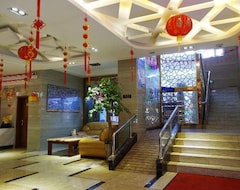 Super 8 Hotel Urumqi Nianzigou Branch (Ürümqi, China)