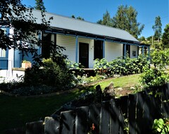 Entire House / Apartment Large Cottage Ideal For Couples (Milton, New Zealand)