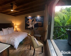 Toàn bộ căn nhà/căn hộ Boutique Inn. Luxury Cabins In The Puerto Rican Rainforest. Cabin 2. King Bed (Lajas, Puerto Rico)