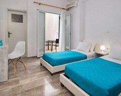 Hotelli Villa Kavallaris & Apartments (Kamari, Kreikka)