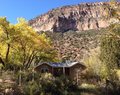 Hele huset/lejligheden Private cottage located on the Jemez River and close to town. (Jemez Springs, USA)