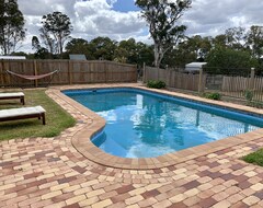 Toàn bộ căn nhà/căn hộ Renovated Queenslander With A Pool - Close To Town (Warwick, Úc)