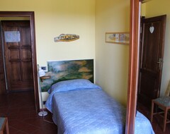 Hotel Bioagriturismo Podere Pretoia (San Gimignano, Italy)