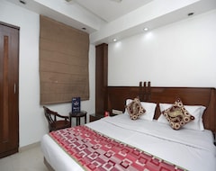 Khách sạn OYO 1660 Hotel Topaz (Delhi, Ấn Độ)