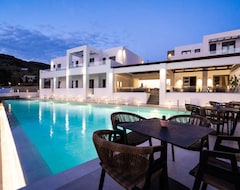 Căn hộ có phục vụ Petaloudes Sunset Suites (Pounta, Hy Lạp)