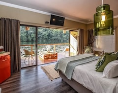 Hotel Bambuu Lakeside Lodge (Kiepersol, South Africa)