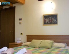 Căn hộ có phục vụ La Casa Sul Sasso In Town Serviced Accommodations (Dervio, Ý)