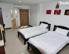 Khách sạn Man u Apartment (Chaiyaphum, Thái Lan)