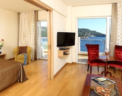 Akrotiri Beach Hotel (Paleokastritsa, Greece)
