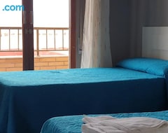 Hotel Habitaciones A Primera Linea De Playa (Valencia, Spain)