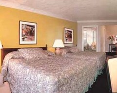 Hotel Travellers Inn - In Town (Victoria, Canada)