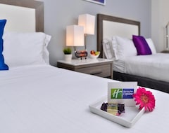 Holiday Inn Express & Suites San Diego - Mission Valley, An Ihg Hotel (San Diego, Sjedinjene Američke Države)