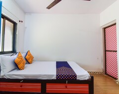 SPOT ON 67491 Hotel Giriraj (Ratnagiri, Hindistan)