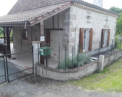 Koko talo/asunto Stone And Stone Countryside House (Monbahus, Ranska)