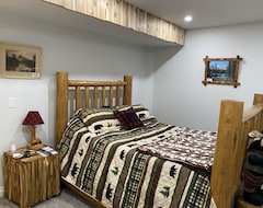 Hele huset/lejligheden Diamond Mountain Sleep & Spa Suite (Black Diamond, Canada)