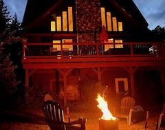 Entire House / Apartment Elegant Log Cabin Home - Perfect For Your Up North Get Away! (Leland, USA)