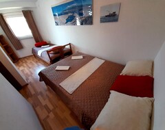 Hele huset/lejligheden Apartment For 4 Persons (Karlobag, Kroatien)