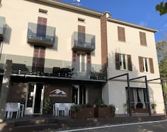 Khách sạn Albergo Ristorante Alpino (Collagna, Ý)