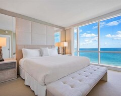 Luxurious 2/2 Located At 1 Hotel & Homes South Beach - Condo 1520 (Miami Beach, USA)