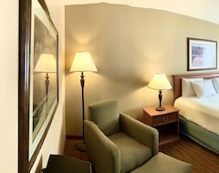 Khách sạn Days Inn & Suites By Wyndham Cuba (Cuba, Hoa Kỳ)