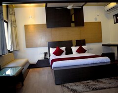 Khách sạn Sunrise Palace (Udaipur, Ấn Độ)