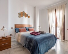 Casa/apartamento entero primer piso en edificio moderno Cerrar Iglesia de Macarana (Sevilla, España)