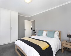 Hotel Azure 212 (Cape Town, South Africa)