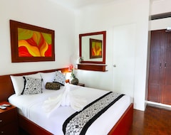 Hotel Luljettas Place Garden Suites (Antipolo, Philippines)