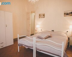 Cijela kuća/apartman Charming Apartment In Lucca (Lucca, Italija)