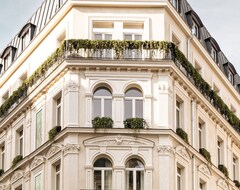 Hotel Château des Fleurs (Paris, France)