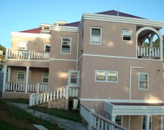 Koko talo/asunto Burcasa (Kingstown, Saint Vincent ja Grenadiinit)