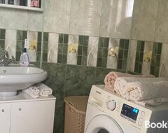 Casa/apartamento entero Vila ,kvartira Na Zemle S Terrasoi (Chisinau, Moldavia)