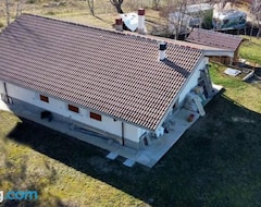 Toàn bộ căn nhà/căn hộ Casa Vacanza Campotosto (Campotosto, Ý)